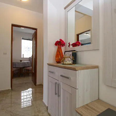 House Zlata 2444 Πούλα
