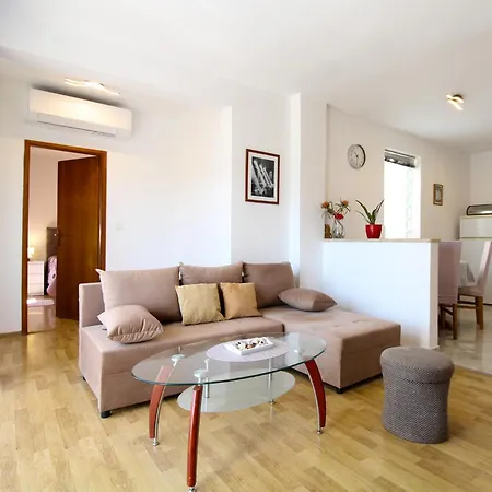 House Zlata 2444 Pula
