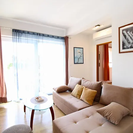 House Zlata 2444 Πούλα