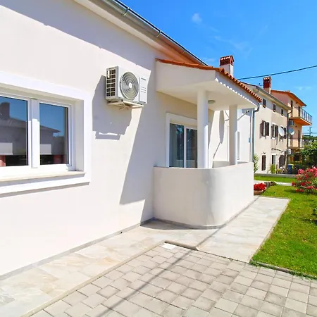 House Zlata 2444 * Πούλα