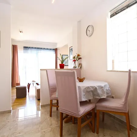 Feriehus House Zlata 2444 Pula